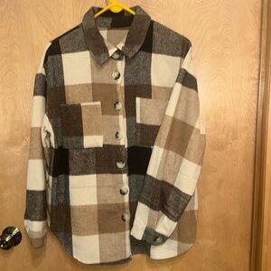 Shacket! Mid length. Women’s Size large.